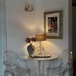 Adora Luxury بليد