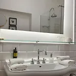 酒店 Adora Luxury 4*