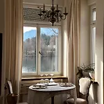 Adora Luxury بليد