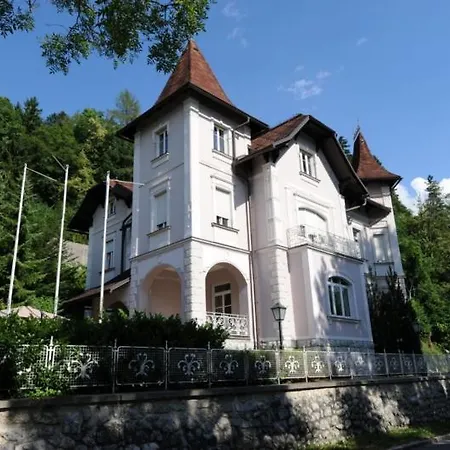 Adora Luxury