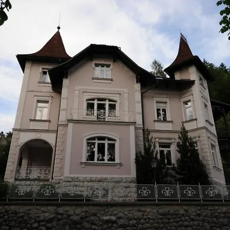 Hotel Adora Luxury