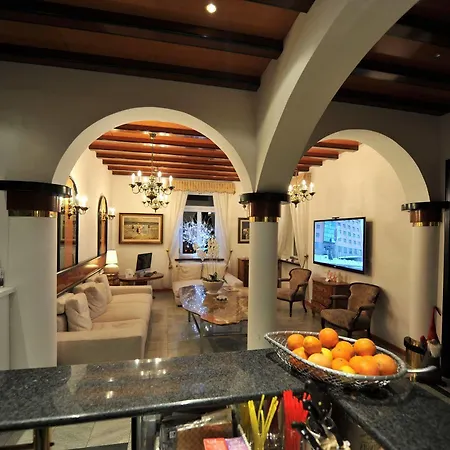 Adora Luxury