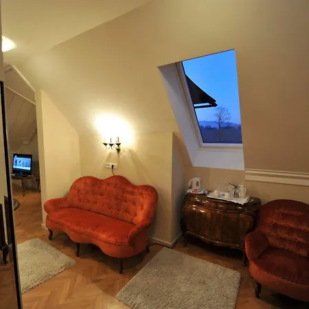 Adora Luxury