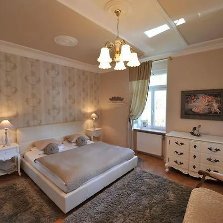 Adora Luxury 호텔 4*