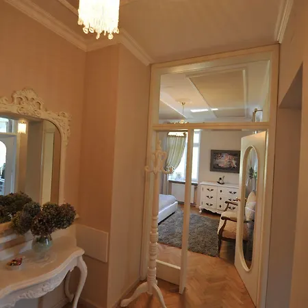 Adora Luxury Bled