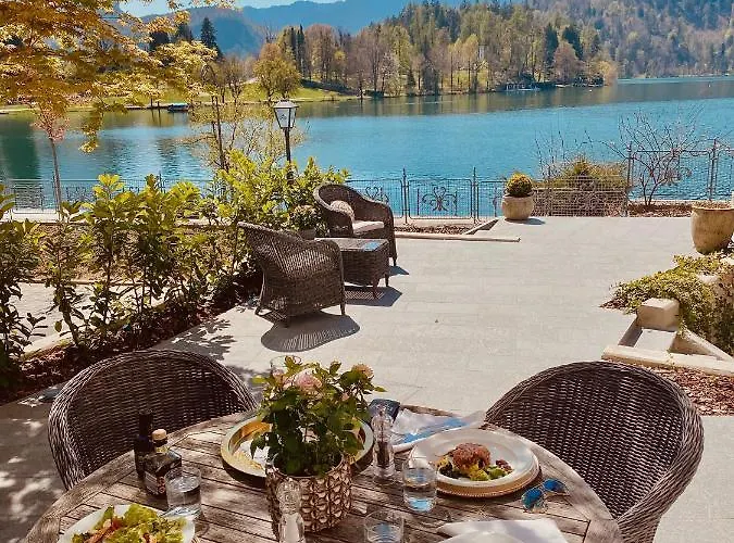 Adora Luxury Hotel 4*