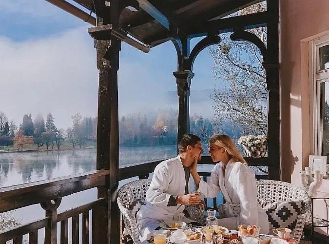 Adora Luxury Hotel 4*