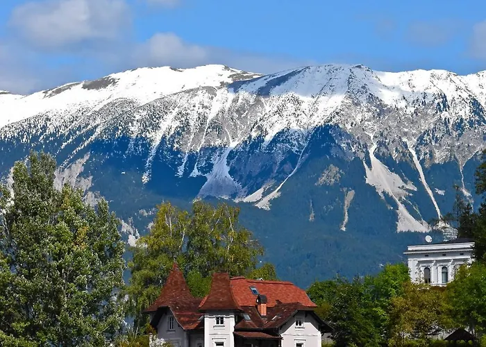 ホテル Adora Luxury 4*