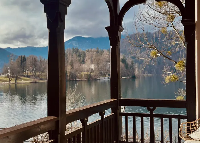 ホテル Adora Luxury