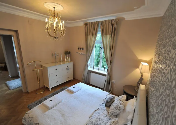 ホテル Adora Luxury 4*